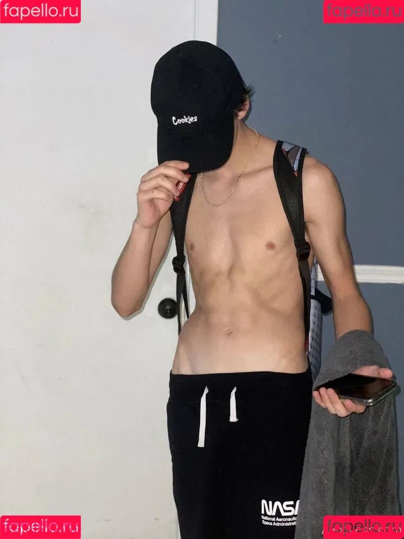 alex3legs Onlyfans Photo Gallery 