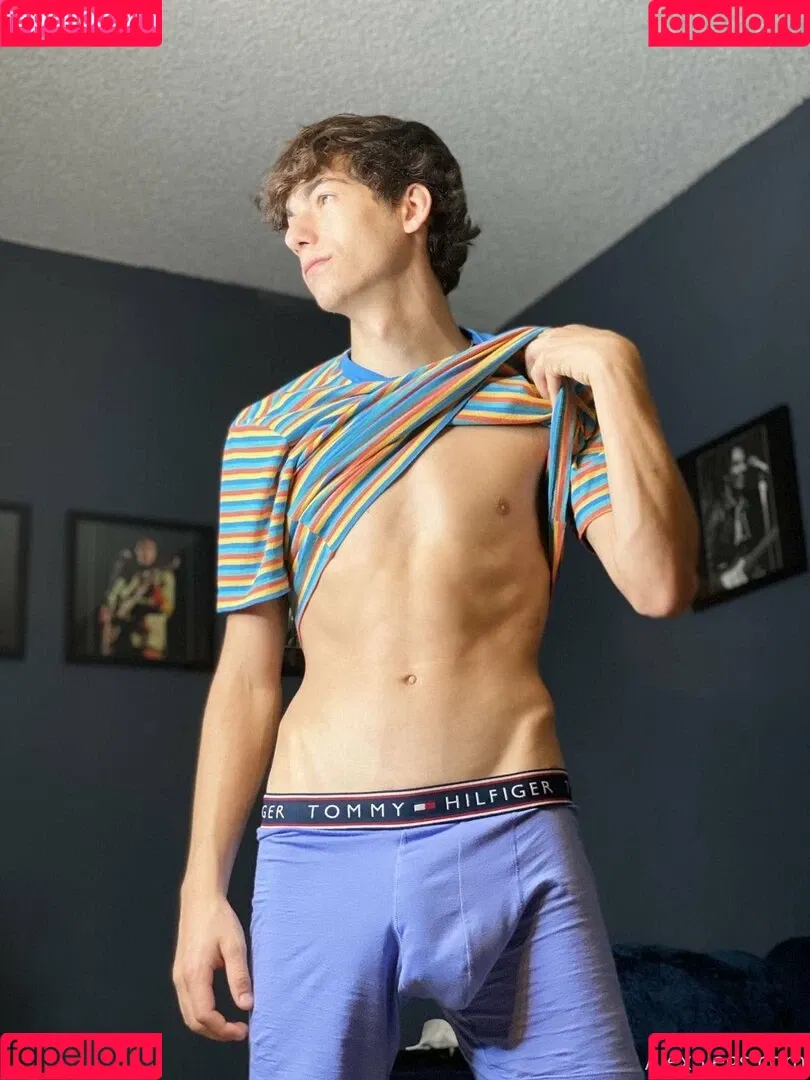 alex3legs Onlyfans Photo Gallery 