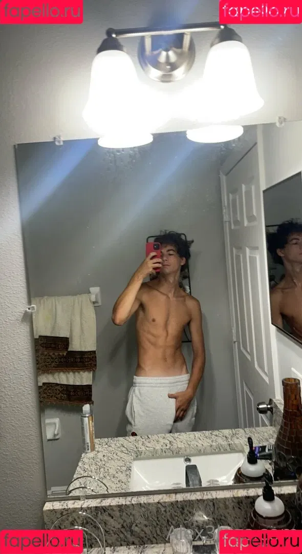 alex3legs Onlyfans Photo Gallery 