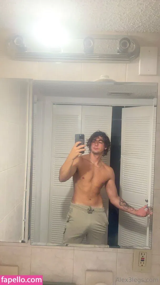 alex3legs Onlyfans Photo Gallery 