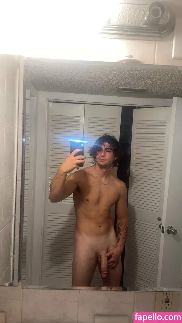 alex3legs Onlyfans Photo Gallery 