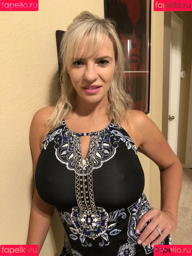 Tori Hendricz Onlyfans Photo Gallery 