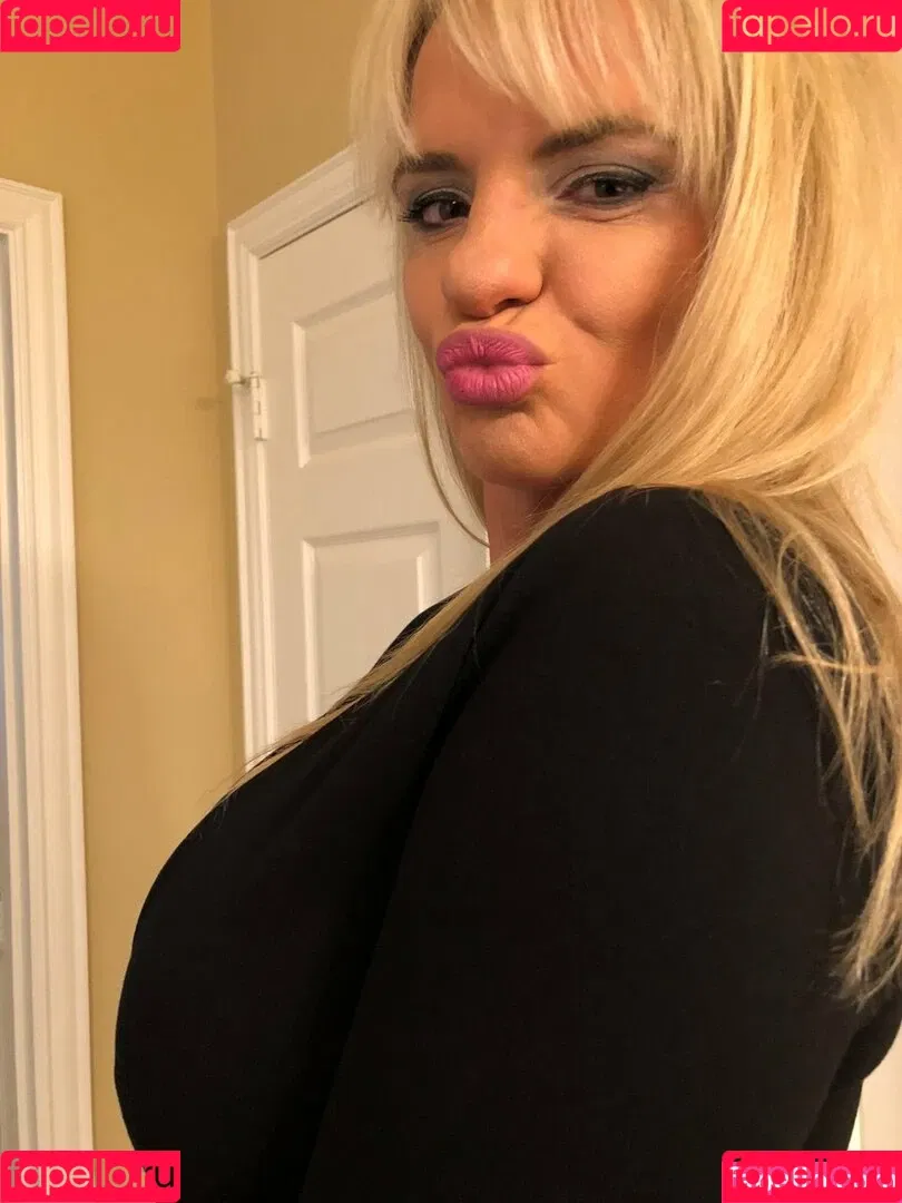 Tori Hendricz Onlyfans Photo Gallery 