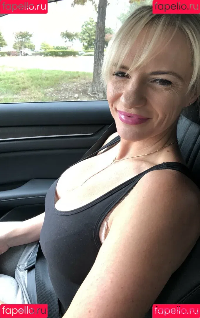Tori Hendricz Onlyfans Photo Gallery 