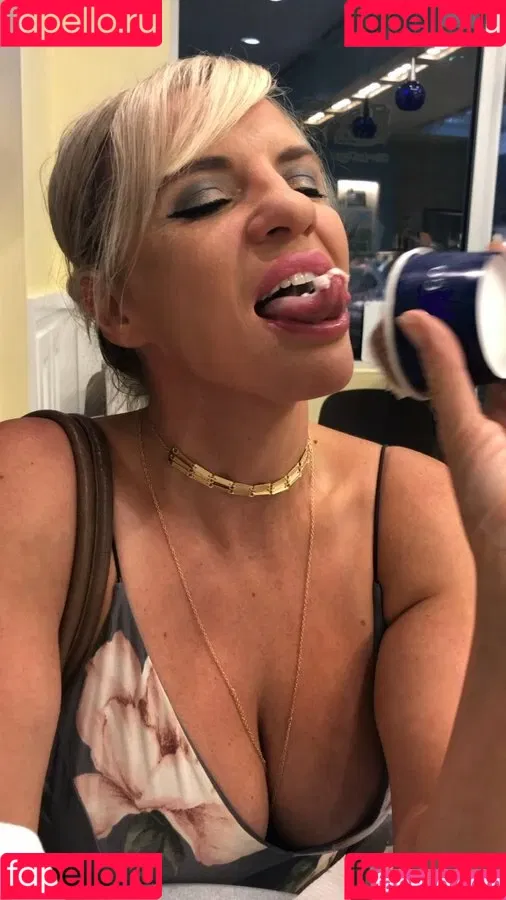 Tori Hendricz Onlyfans Photo Gallery 