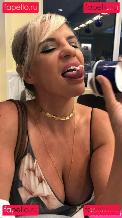 Tori Hendricz Onlyfans Photo Gallery 