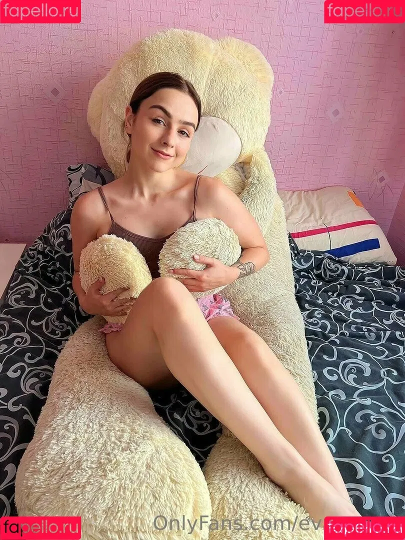 eva_percy Onlyfans Photo Gallery 