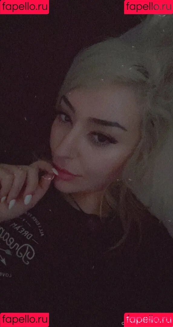 sawina Onlyfans Photo Gallery 