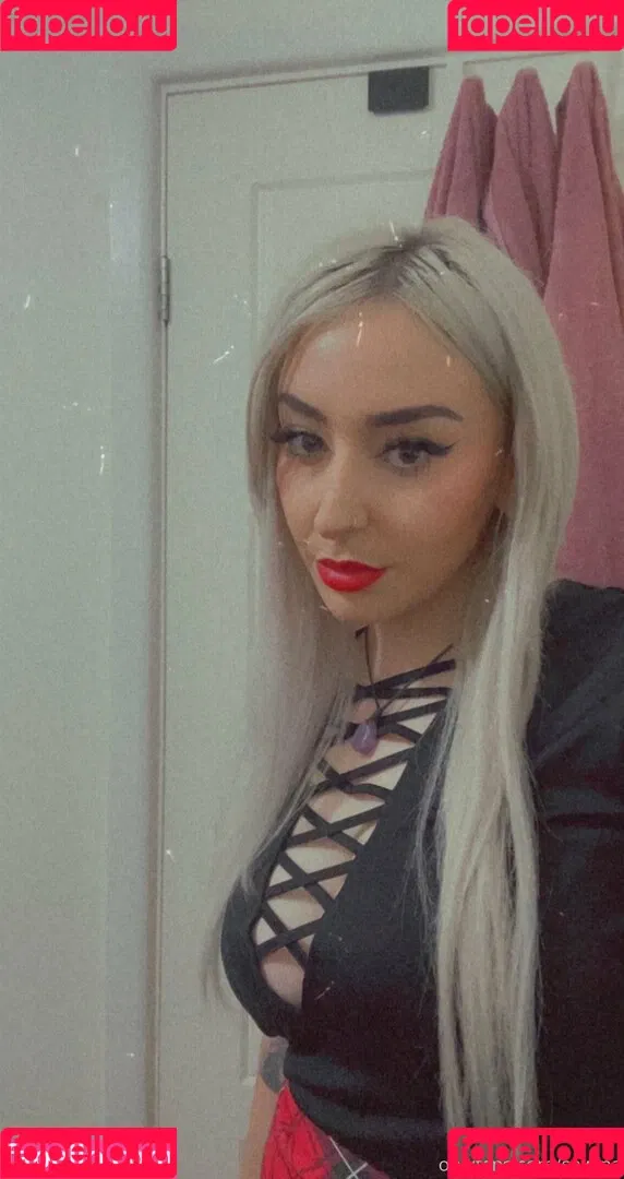 sawina Onlyfans Photo Gallery 