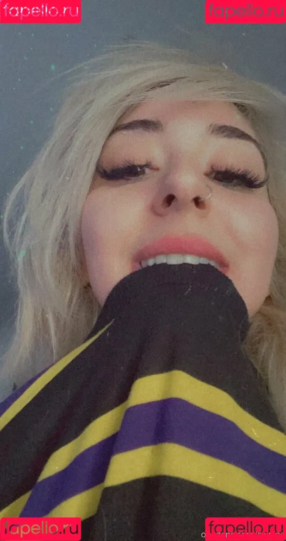 sawina Onlyfans Photo Gallery 