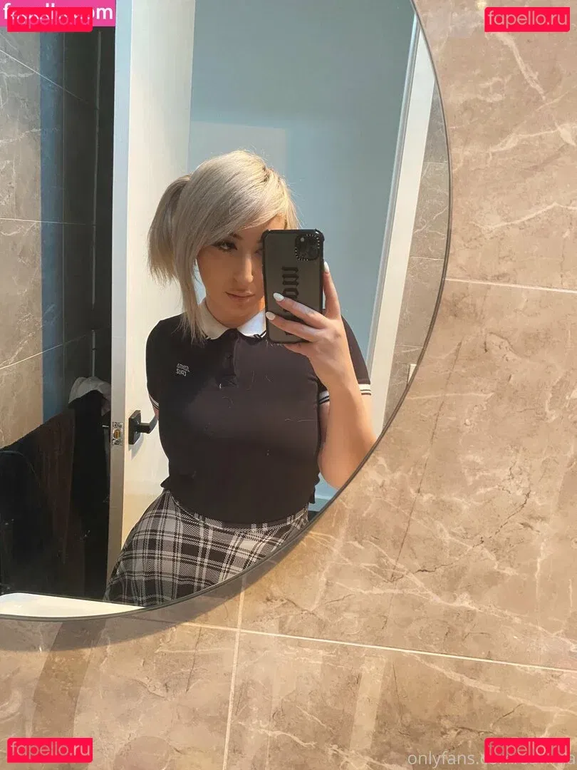 sawina Onlyfans Photo Gallery 