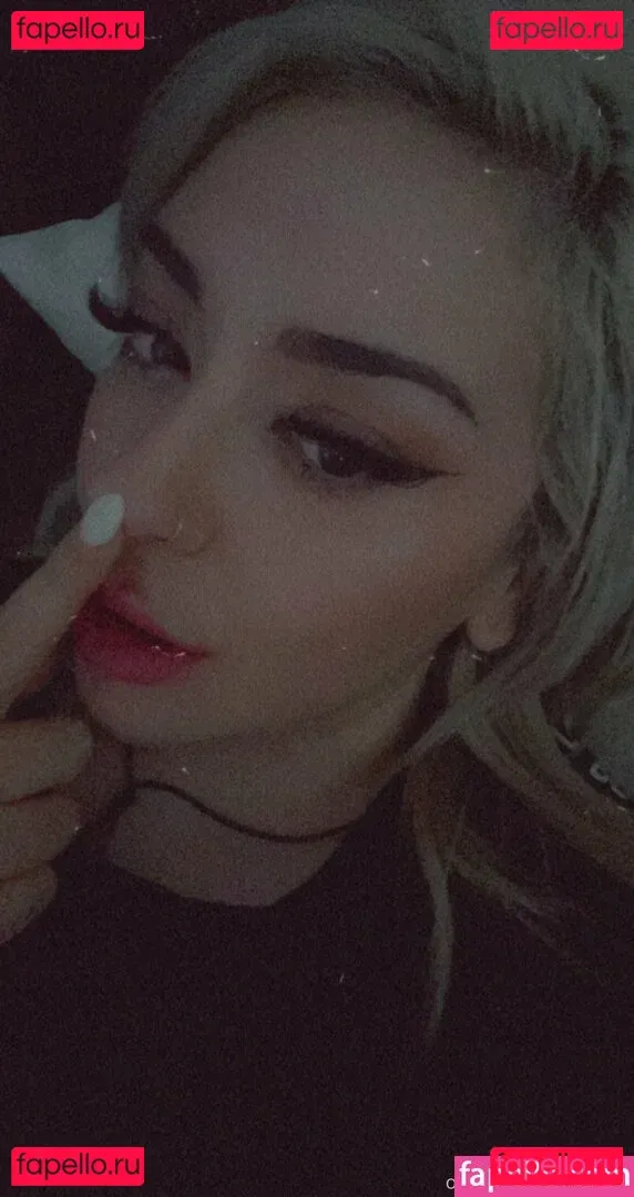 sawina Onlyfans Photo Gallery 