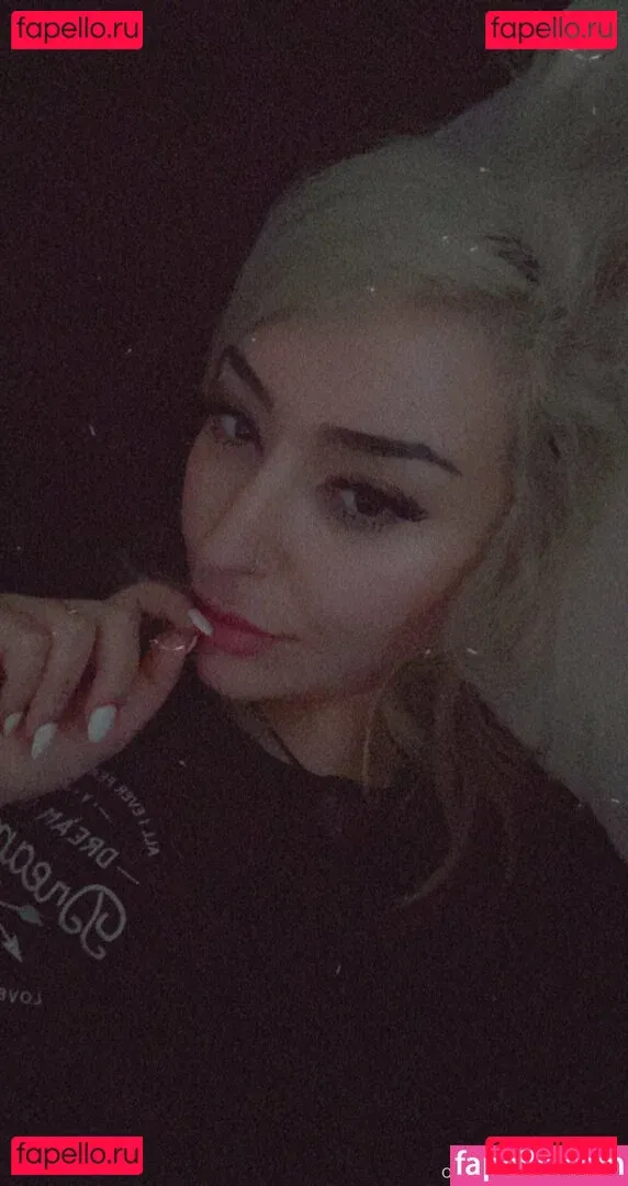 sawina Onlyfans Photo Gallery 