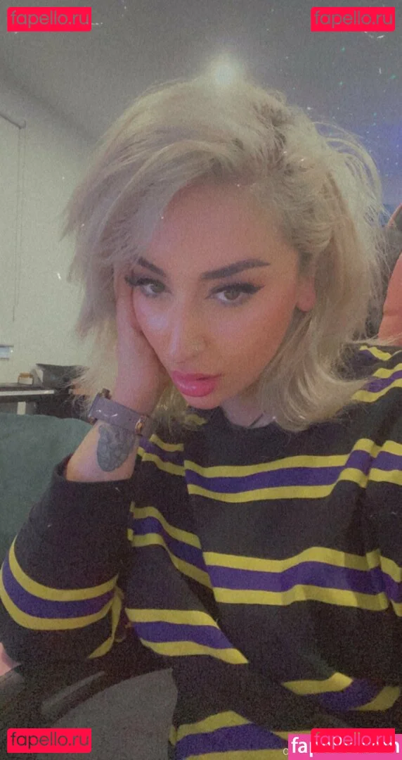 sawina Onlyfans Photo Gallery 