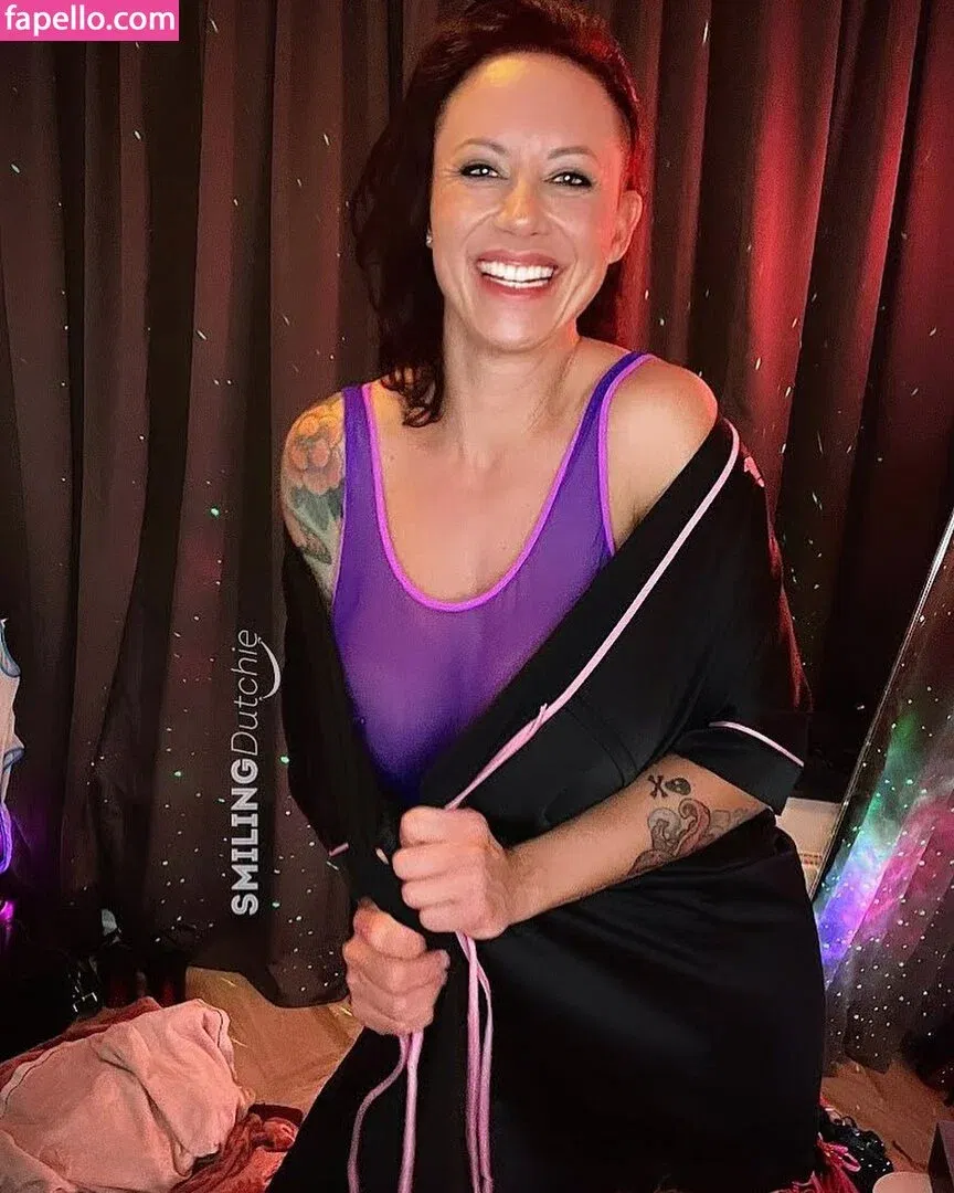 Smiling Dutchie Onlyfans Photo Gallery 