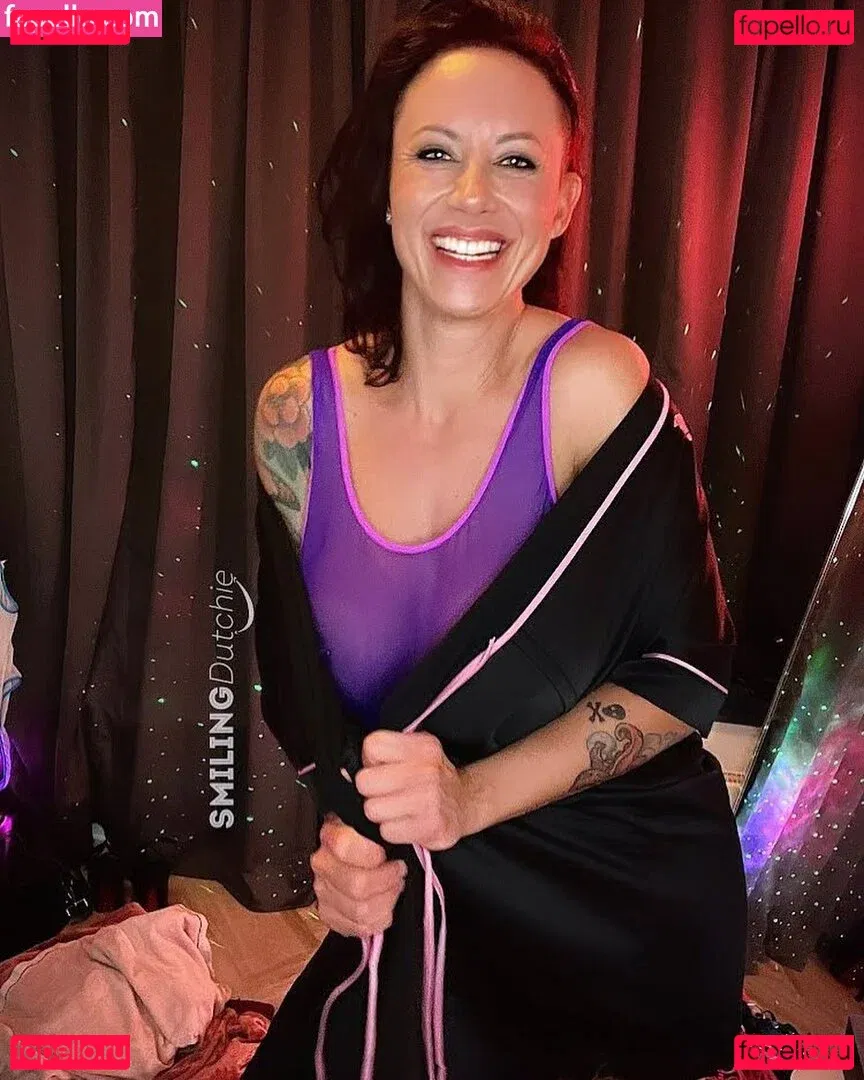 Smiling Dutchie Onlyfans Photo Gallery 