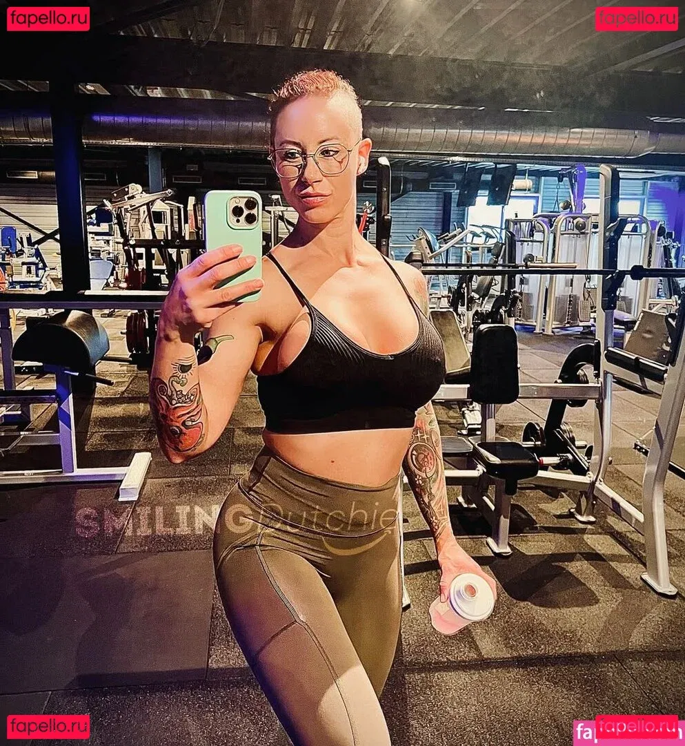 Smiling Dutchie Onlyfans Photo Gallery 