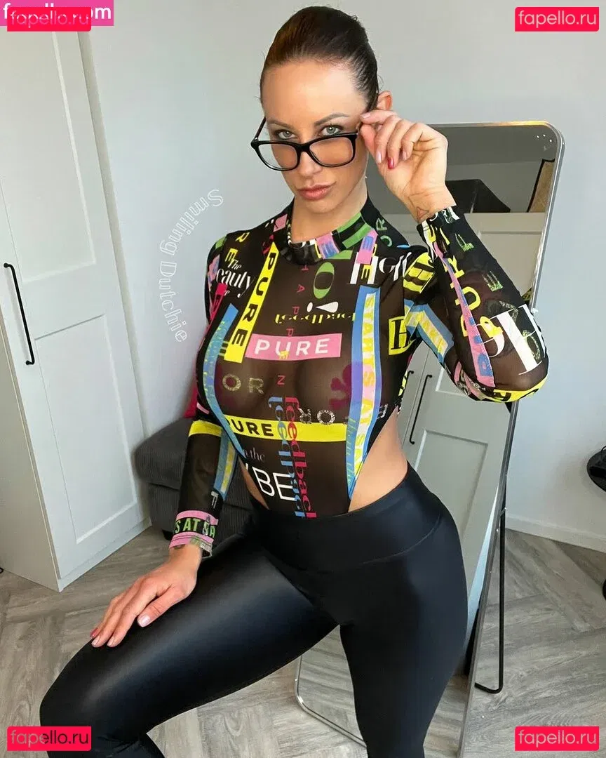 Smiling Dutchie Onlyfans Photo Gallery 