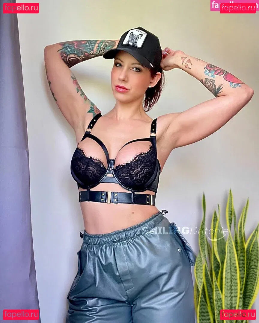 Smiling Dutchie Onlyfans Photo Gallery 