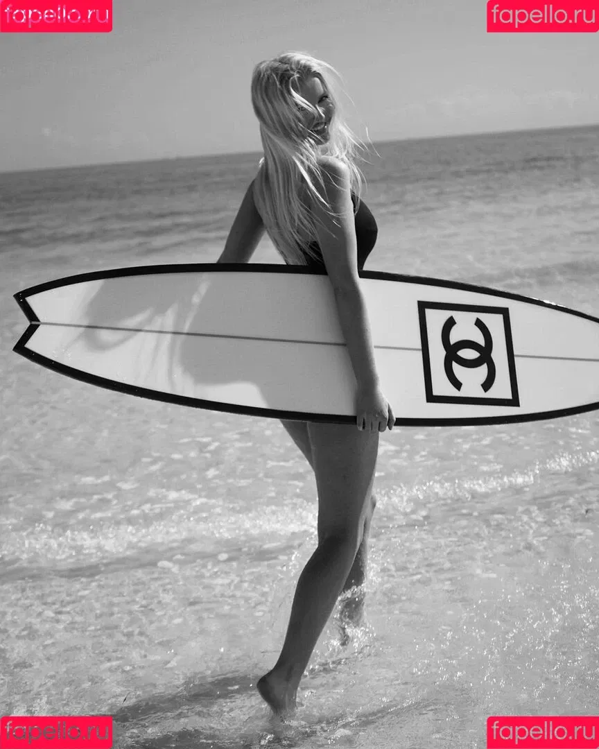 Zienna Sonne Onlyfans Photo Gallery 