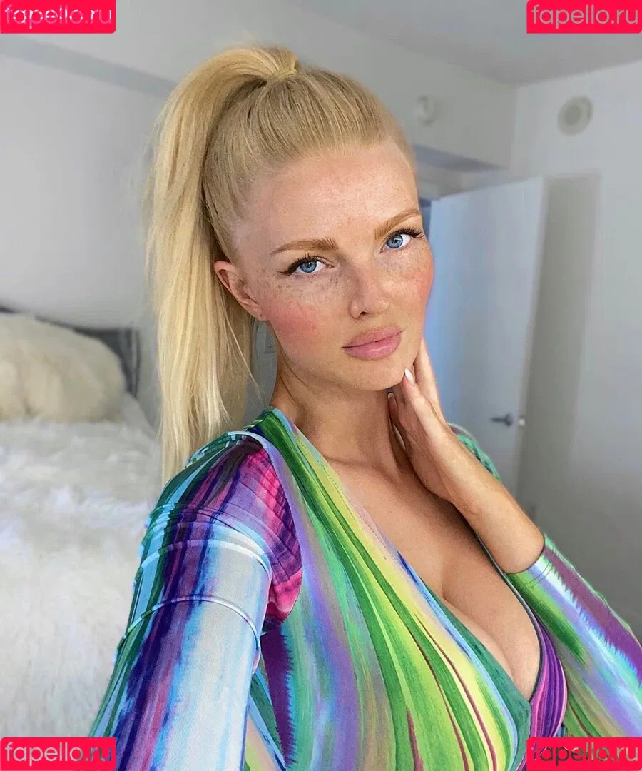 Zienna Sonne Onlyfans Photo Gallery 