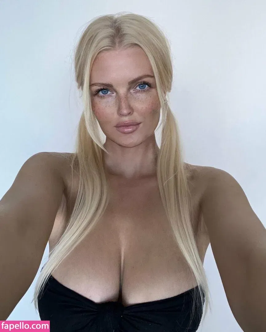 Zienna Sonne Onlyfans Photo Gallery 