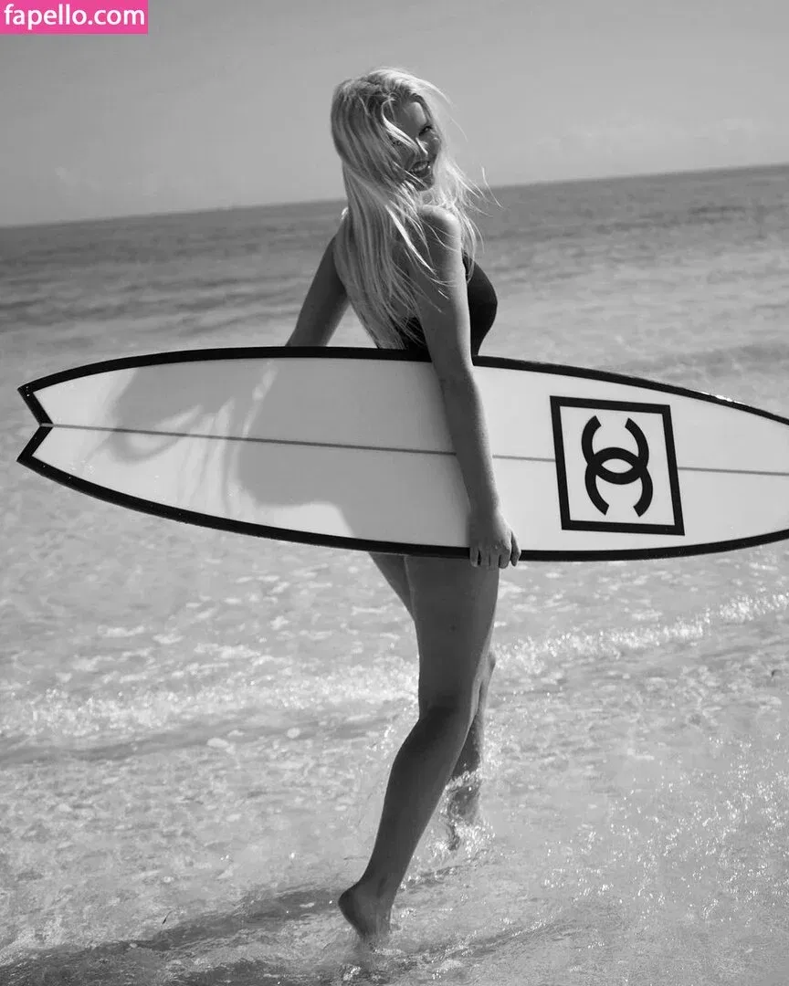 Zienna Sonne Onlyfans Photo Gallery 