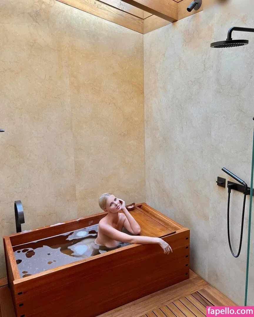 Zienna Sonne Onlyfans Photo Gallery 