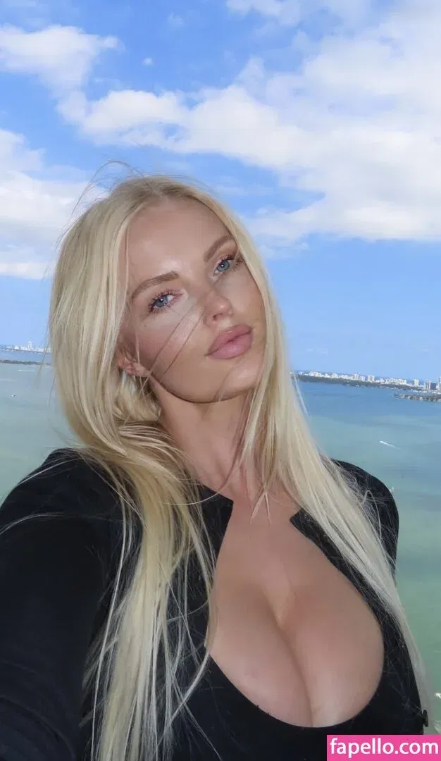 Zienna Sonne Onlyfans Photo Gallery 