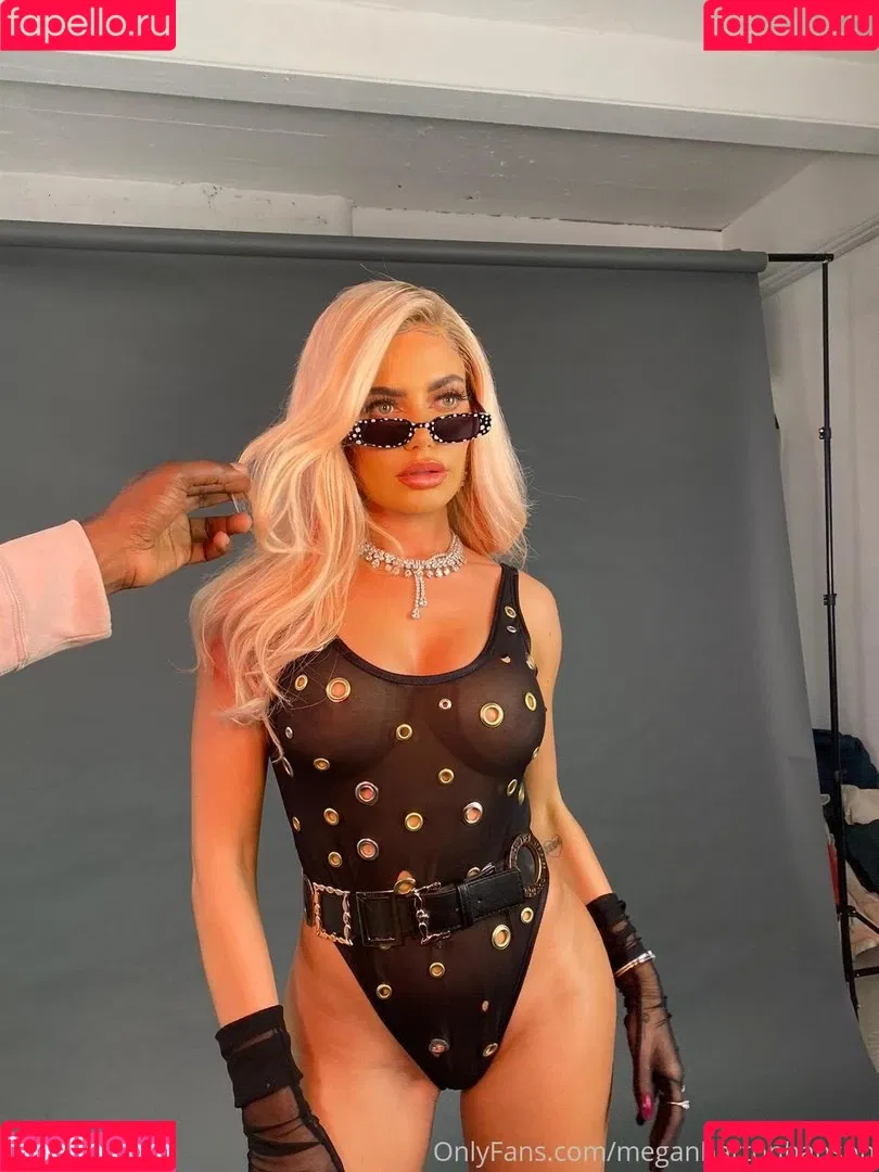 Megan Barton Hanson Onlyfans Photo Gallery 
