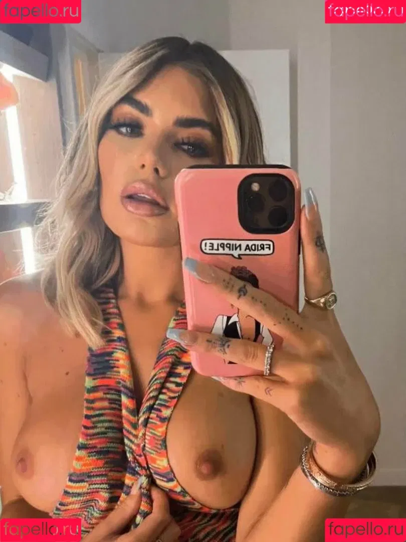 Megan Barton Hanson Onlyfans Photo Gallery 