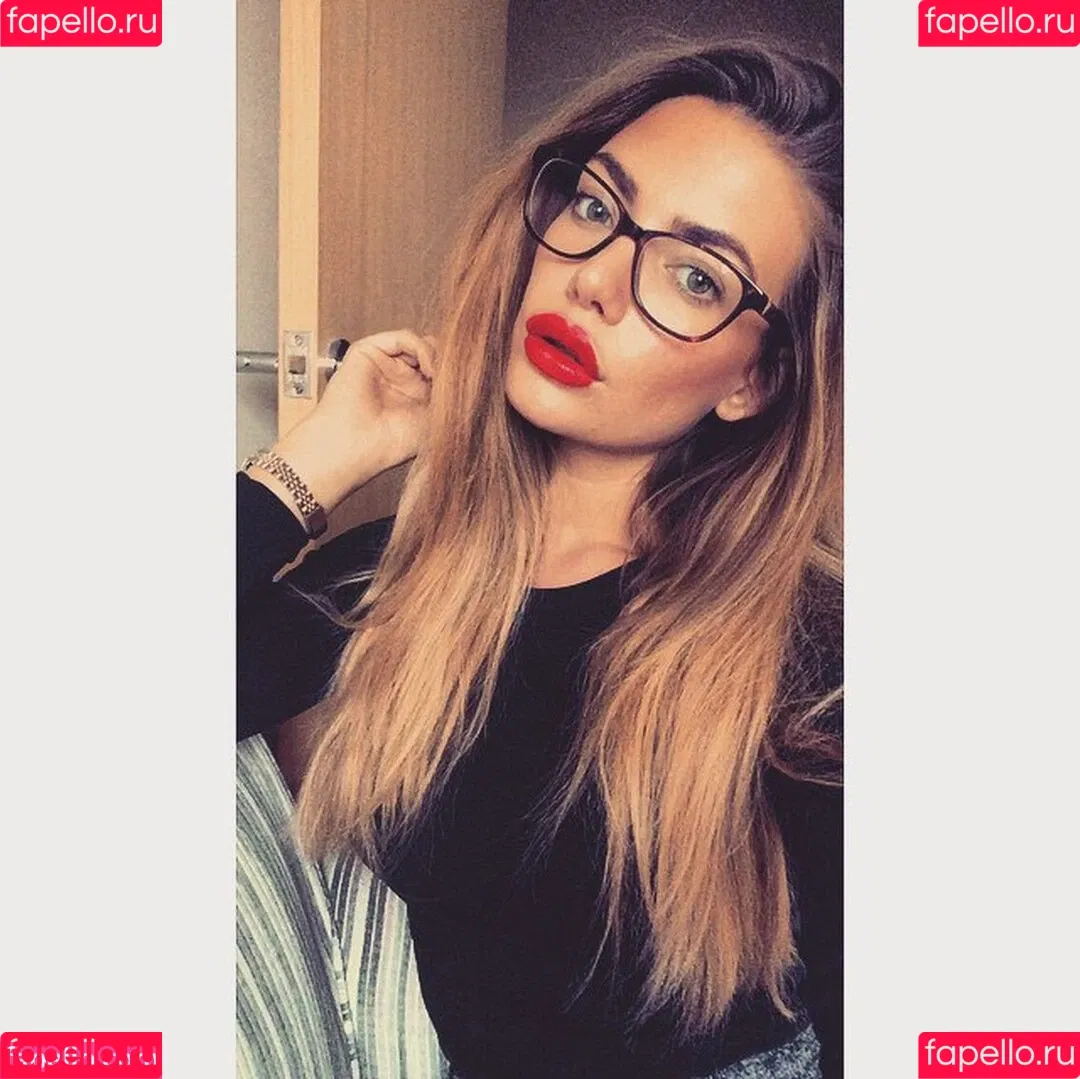 Megan Barton Hanson Onlyfans Photo Gallery 