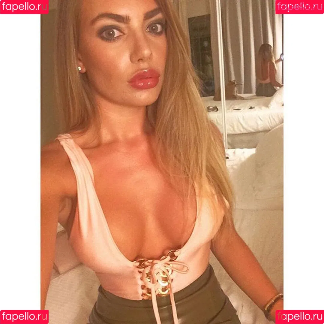 Megan Barton Hanson Onlyfans Photo Gallery 