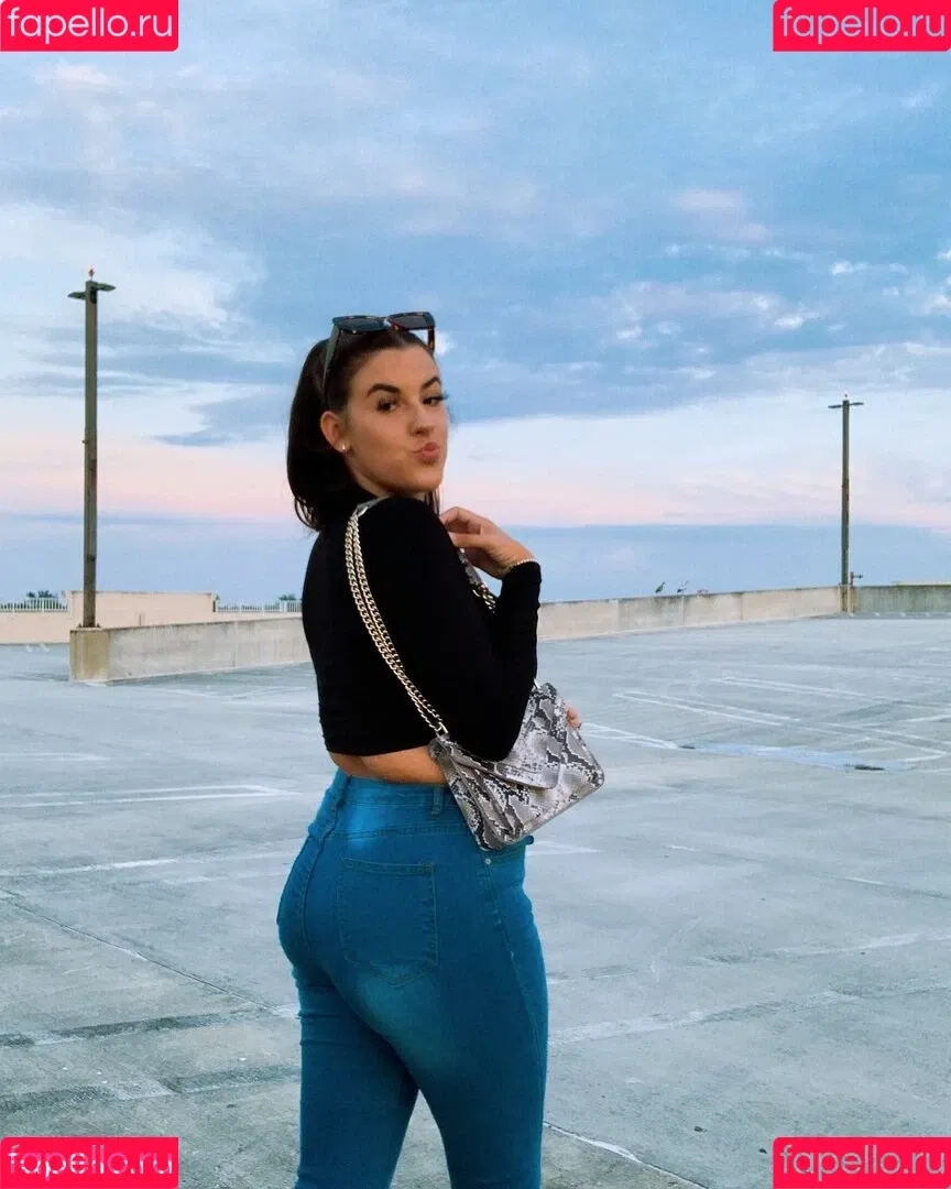 Lizzy Rae Onlyfans Photo Gallery 