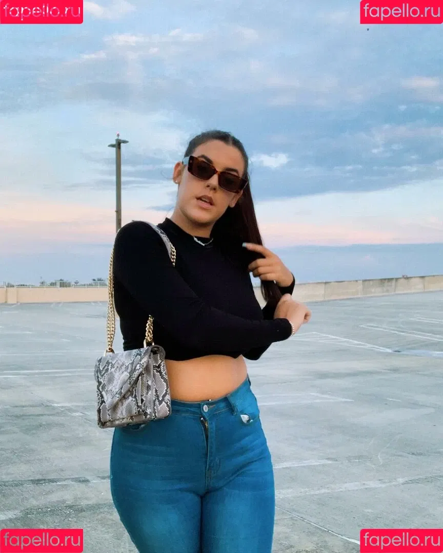 Lizzy Rae Onlyfans Photo Gallery 