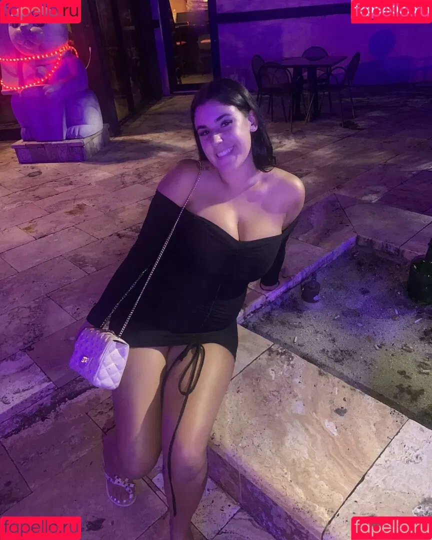 Lizzy Rae Onlyfans Photo Gallery 