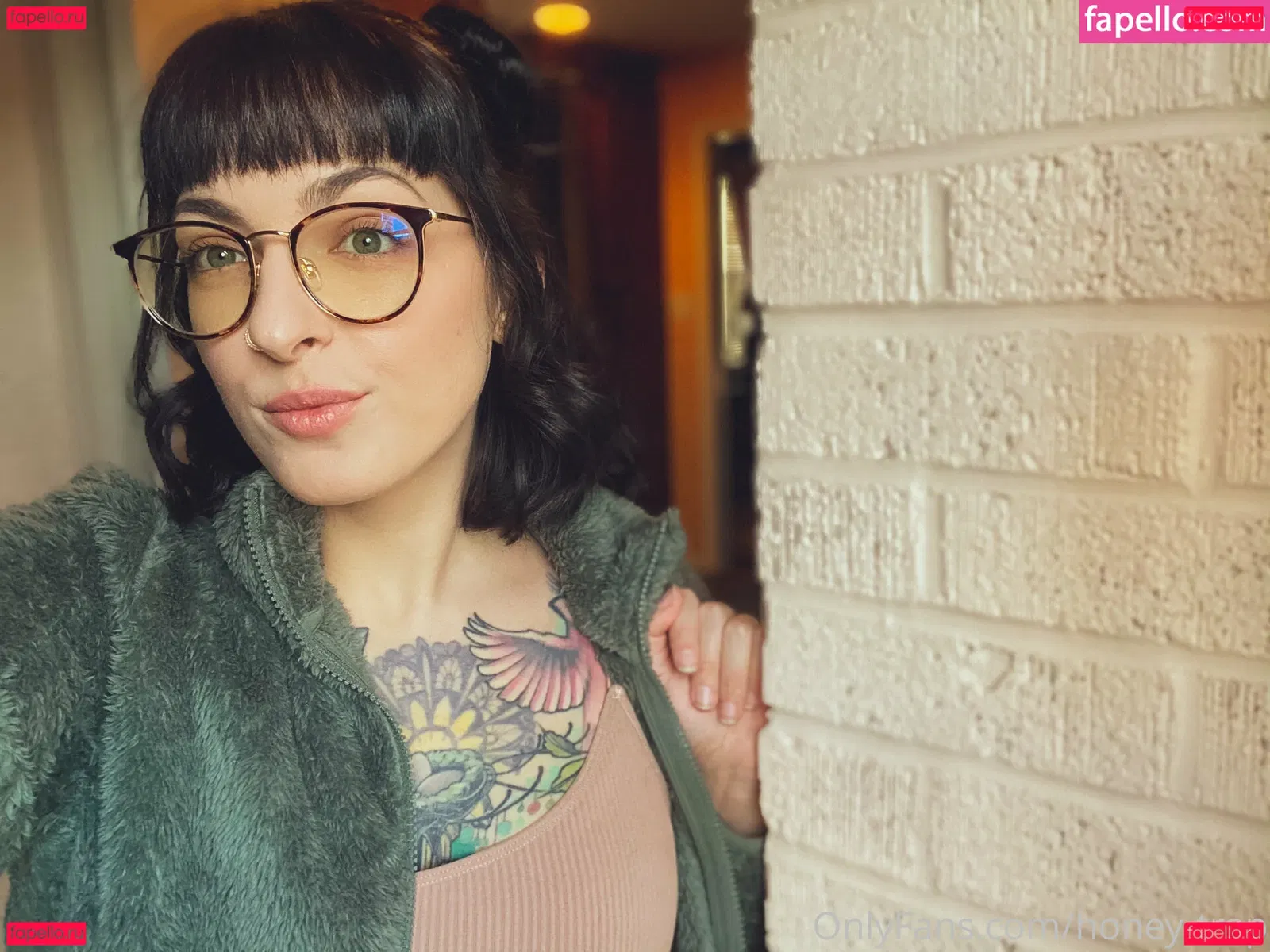 honey-trap Onlyfans Photo Gallery 