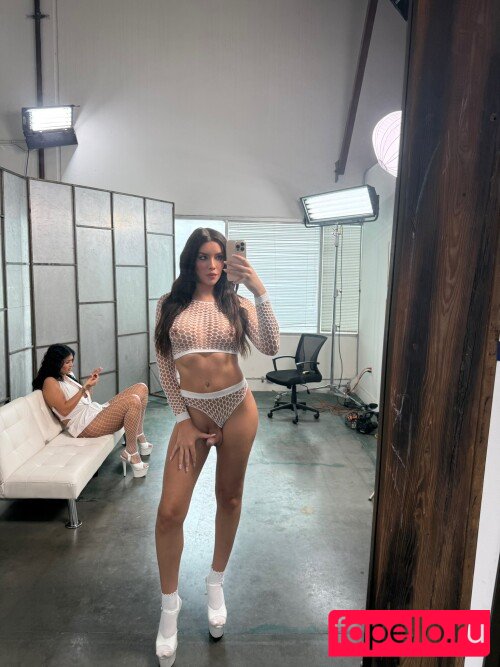 honey-trap Nude Onlyfans Photo 35
