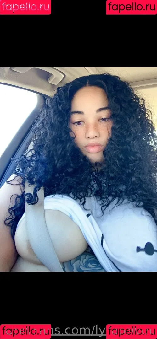 lyrarowell Onlyfans Photo Gallery 