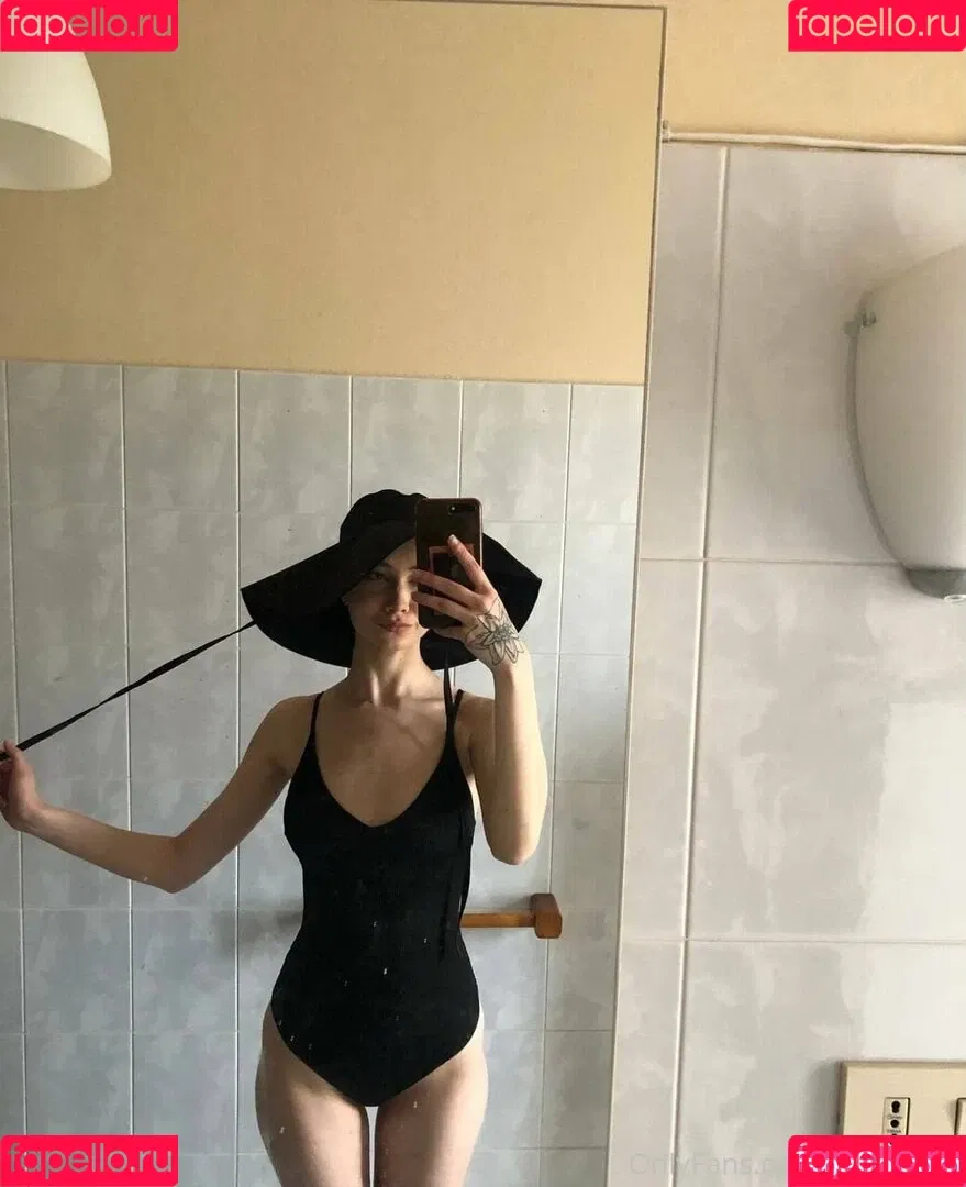 arina_gpo Onlyfans Photo Gallery 
