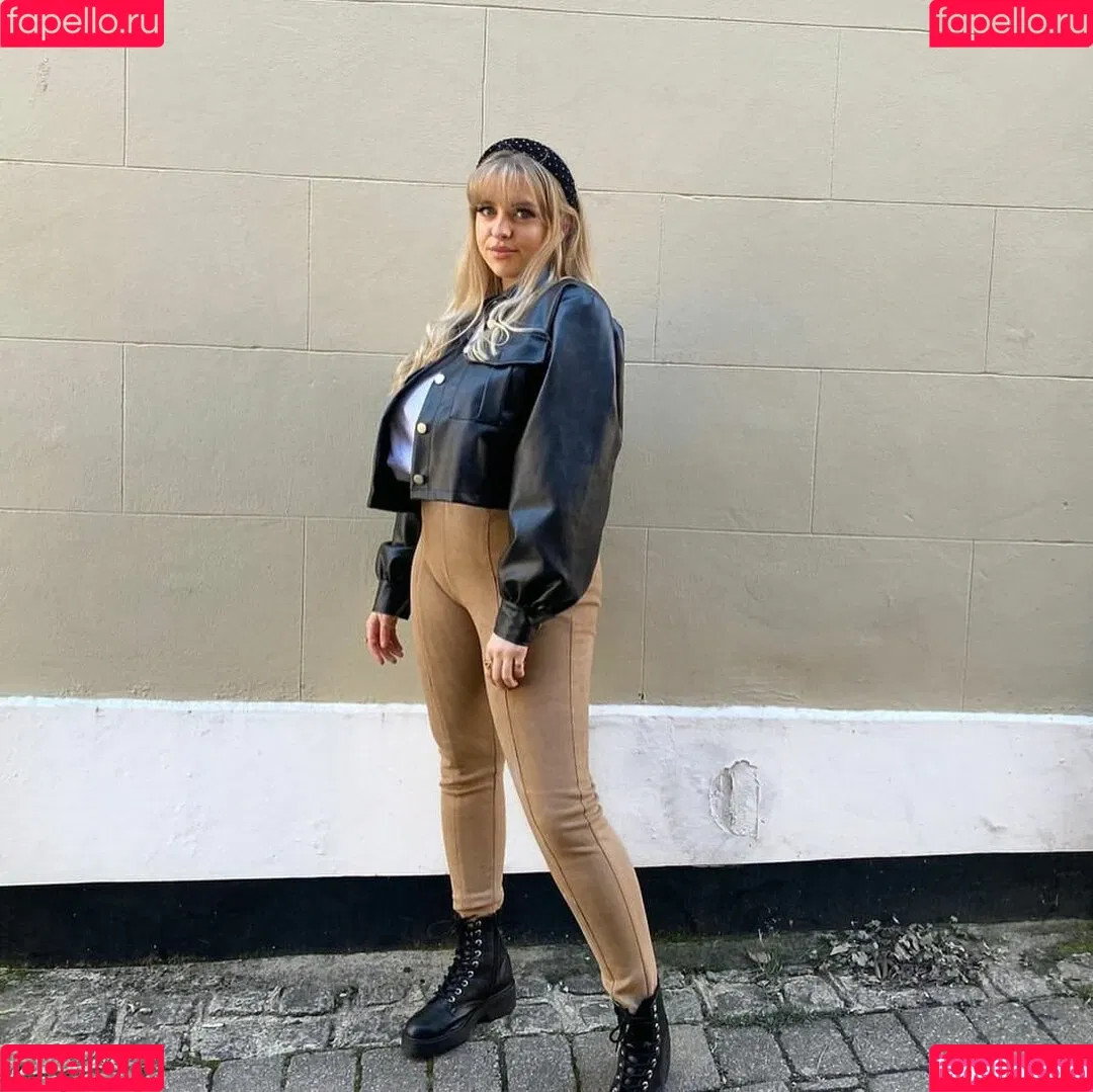 Amber R Brightman Onlyfans Photo Gallery 