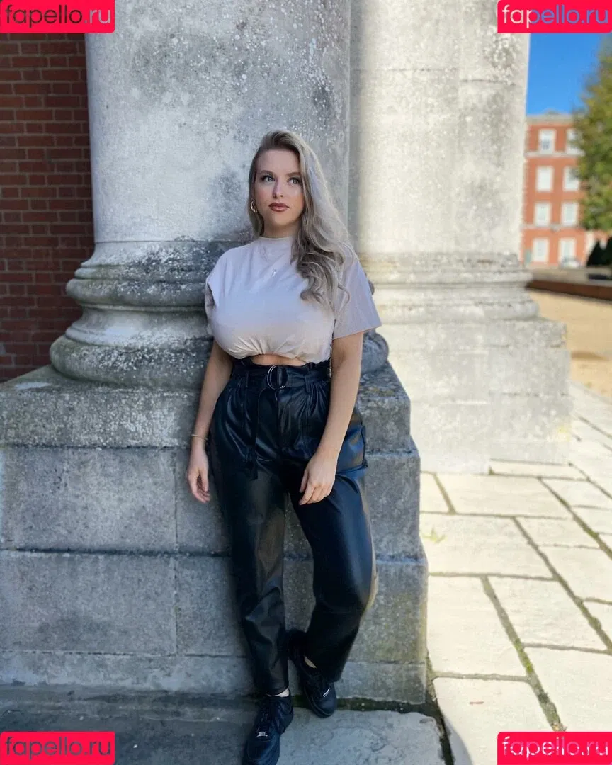 Amber R Brightman Onlyfans Photo Gallery 