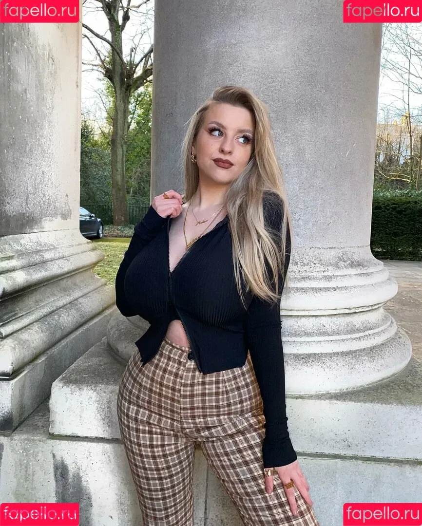 Amber R Brightman Onlyfans Photo Gallery 