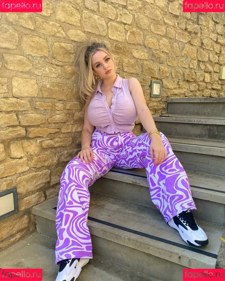 Amber R Brightman Onlyfans Photo Gallery 