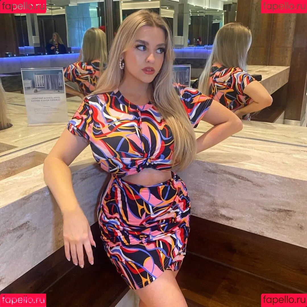 Amber R Brightman Onlyfans Photo Gallery 