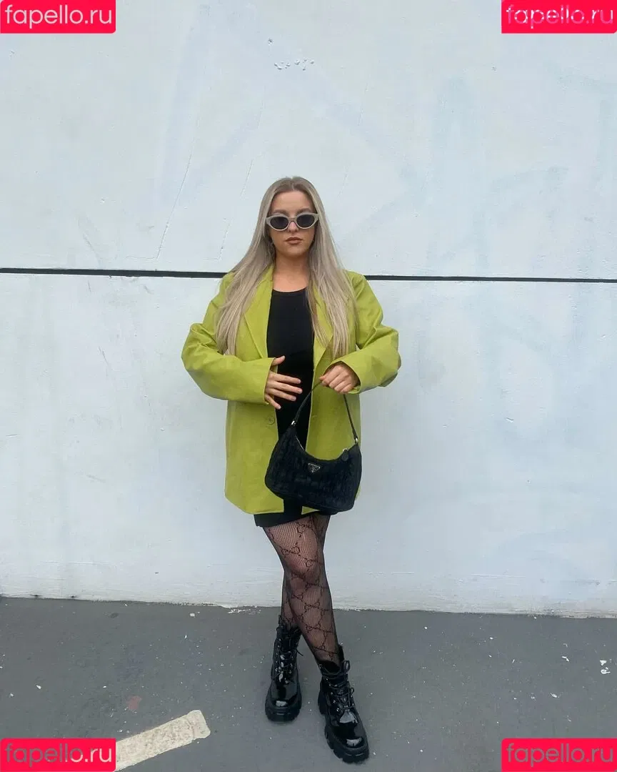 Amber R Brightman Onlyfans Photo Gallery 