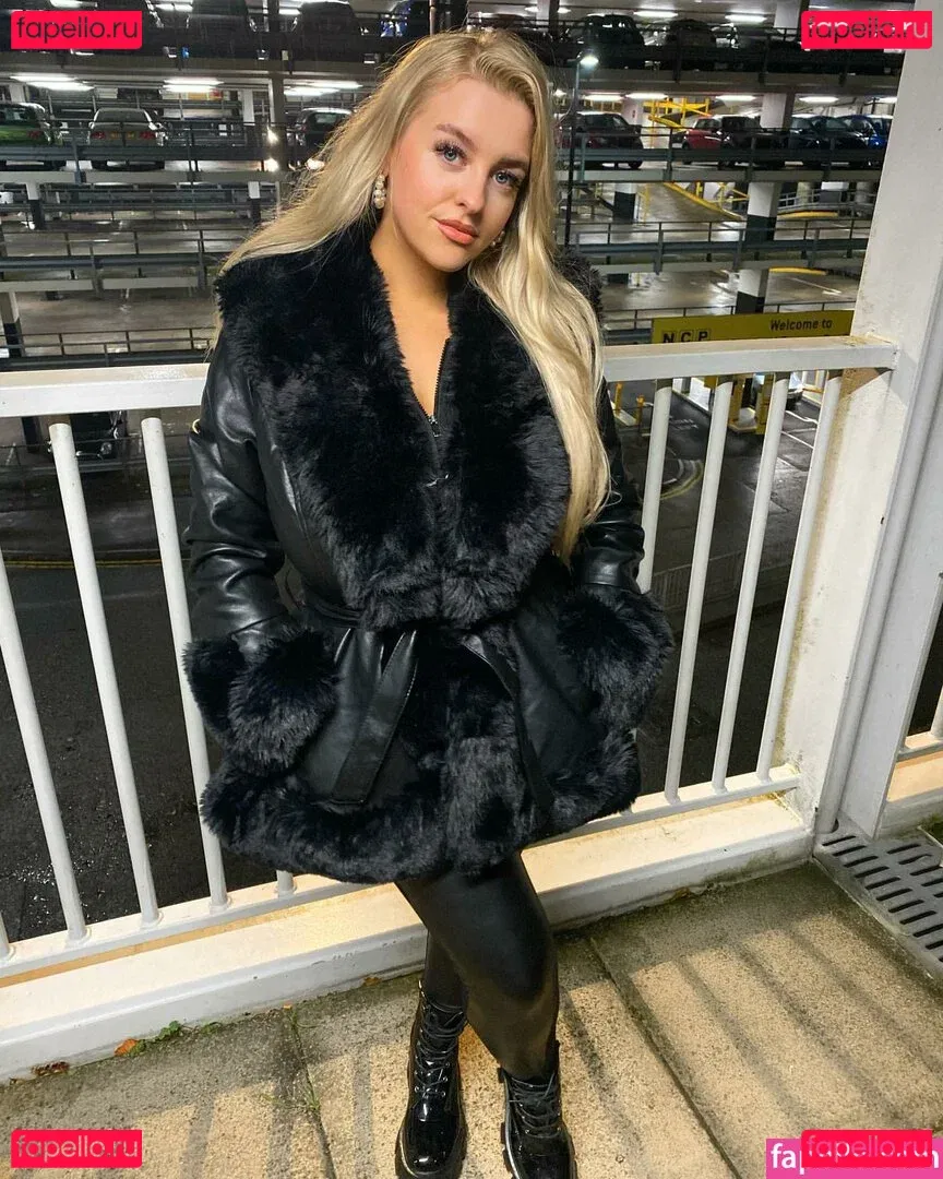 Amber R Brightman Onlyfans Photo Gallery 