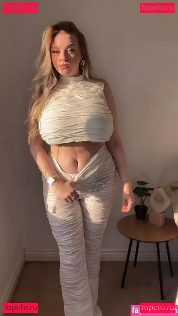 Amber R Brightman Onlyfans Photo Gallery 