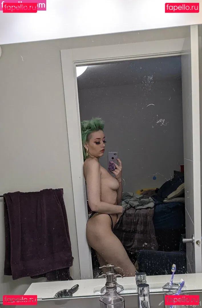 the_land_of_odd Onlyfans Photo Gallery 