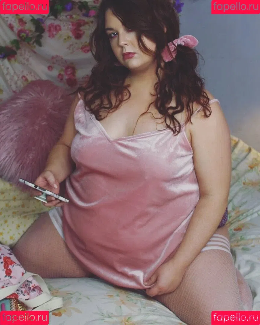 honeybuntv Onlyfans Photo Gallery 